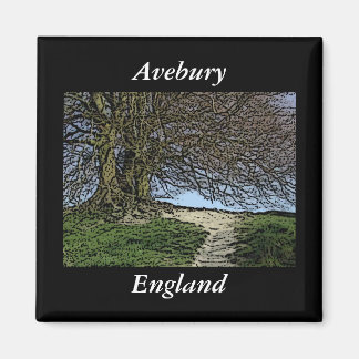 Aimant Avebury, Wiltshire, Angleterre. Arbre et chemin.