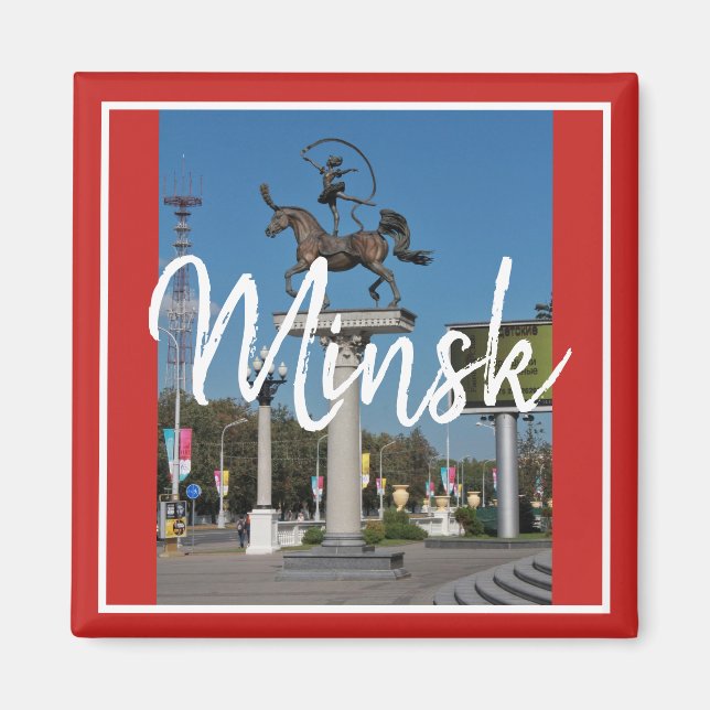 Aimant avec vue de la ville de Minsk représentant  (Devant)
