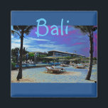 Aimant Bali Indonésie<br><div class="desc">Aimant Bali avec version pop art de la station balnéaire de Nusa Dua scène. Un souvenir amusant pour une aventure indonésienne.</div>