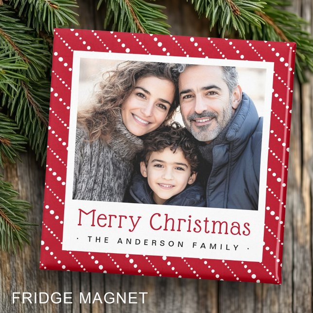 Aimant Bandes mignonnes pointillées joyeux photo rouge de (Cute dotted stripes merry Christmas red photo Magnet)