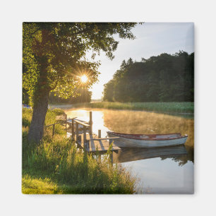 Aimant Bateau à rames amarré au lac