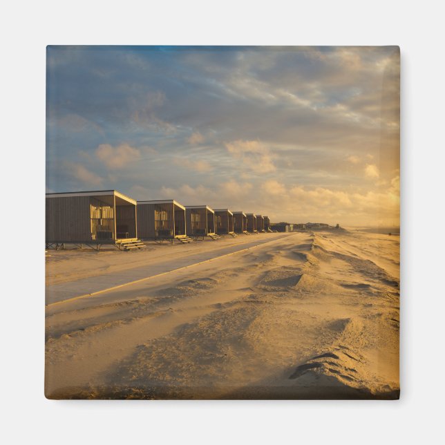 Aimant Beach cabins at sunset at the dutch coast (Devant)