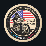 Aimant Beartooth Highway Toutes les routes américaines Mo<br><div class="desc">Beartooth Highway fait dans un emblème vintage,  de style en détresse. Il s'agit d'une célèbre route américaine qui se trouve dans le Wyoming et le Montana.</div>