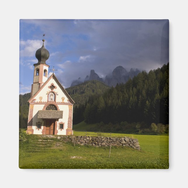 Aimant Belle église isolée et solitaire appelée Rainui (Devant)