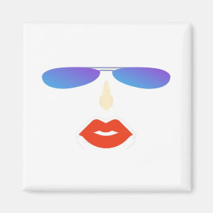 Aimant Belle femme portant des lunettes de soleil cool