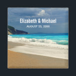 Aimant Belle Turquoise Bleue Mer Tropicale Photographie<br><div class="desc">Un aimant pour évènements de date avec une belle photo d'une mer bleu turquoise et une plage de sable avec des vagues de surf mousseux.</div>