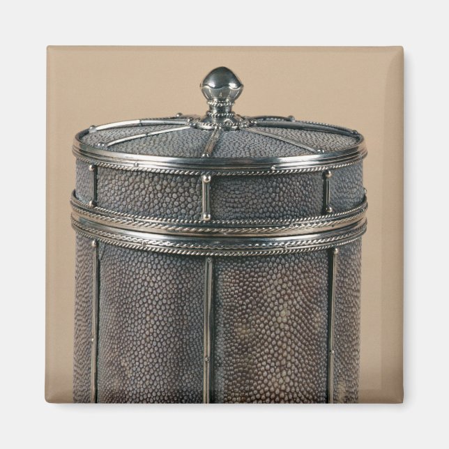 Aimant Boîte à cigarettes avec côtés en pince, 1928 (Devant)