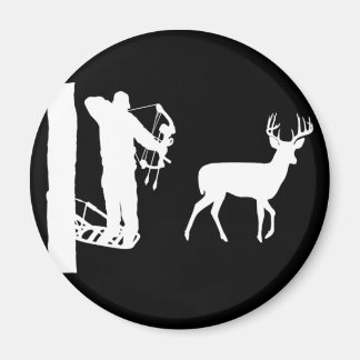 Aimant Bowhunter dans le Treestand Shooting Deer