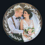 Aimant Cadre Vintage arrondi Monogramme photo<br><div class="desc">Belle photo personnalisée design parfait pour la journée de la mère,  comme un cadeau mariage ou anniversaire,  cadeau de remise de diplômes,  etc.</div>
