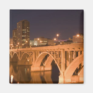 Aimant Canada, Saskatchewan, Saskatoon : Broadway