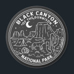 Aimant Canyon Noir Du Parc National De Gunnison<br><div class="desc">Design monoline Black Canyon. Le parc entoure une partie d'une gorge profonde aux parois abruptes taillée dans la roche précambrienne au bord de la rivière Gunnison. La faune comprend des cerfs mulets,  des wapitis et des aigles dorés.</div>