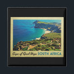Aimant Cap de Bonne-Espérance Afrique du Sud<br><div class="desc">Cette belle scène est un nouveau design vintage qui présente le Cap de Bonne-Espérance en Afrique du Sud. L'océan bleu et les falaises verdoyantes viennent compléter l'image.</div>