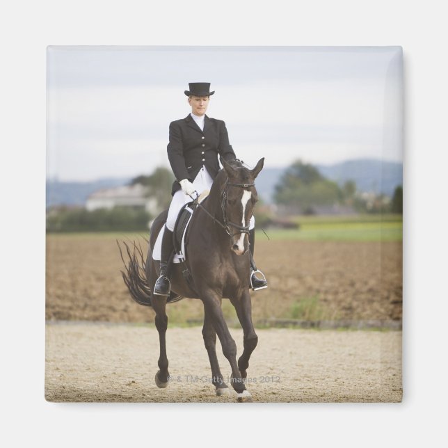 Aimant cavalier féminin exerçant (Devant)