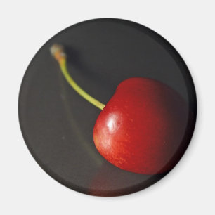 Aimant Cerise rouge dans l'obscurité