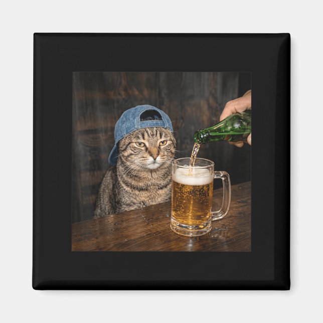 Aimant Chapeau graphique chat drôle buvant de la bière im (Devant)