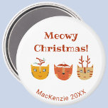 Aimant Chat amusant Noël personnalisé<br><div class="desc">Un tas de chats mignons et amusants en vacances d'hiver casquettes et accessoires pour vous faire sourire. Changez le message d'accueil,  le nom et l'année pour personnaliser. Art original de Nic Squirrell.</div>