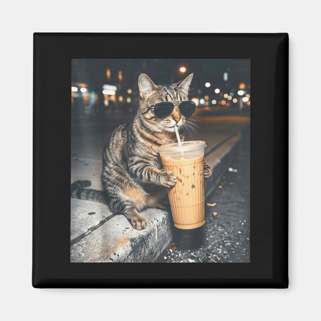 Aimant Chat Buvant Café Glacé Mème Animal Drôle Hommes Fe (Devant)