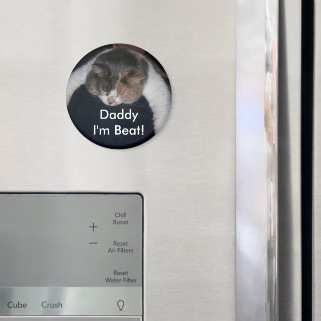 Aimant Chat couché Cute Calico au-dessus de l'épaule (In situ (réfrigérateur))