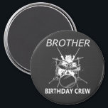 Aimant Chat d'équipage Brother Birthday Jouant à la batte<br><div class="desc">Brother Birthday Crew Kitten Kitty Cat Drummer Jouer des tambours Graphic design Cadeau Circle Magnet Classic Collection.</div>