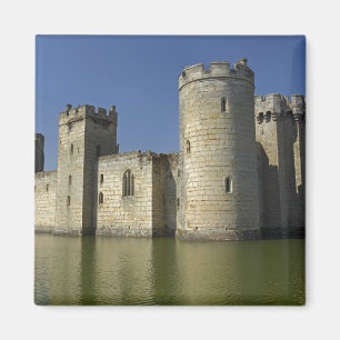 Aimant Château de Bodiam (1385), reflété dans les douves,