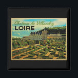 Aimant Château vintage de Villandry Loire<br><div class="desc">Cette nouvelle image vintage présente le château du Château de Villandry en Loire,  France. Les fameux jardins,  les Jardins de Villandry,  occupent l'avant-plan tandis que le palais est présenté derrière.</div>