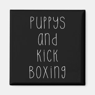 Aimant Chiots et kickboxing, passe-temps amusant 