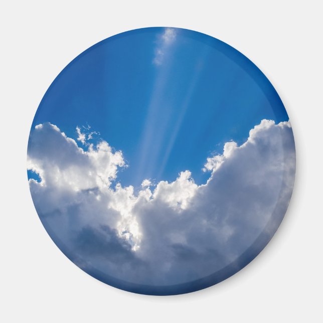 Aimant Ciel bleu avec nuages blancs et rayon de soleil. (Devant)