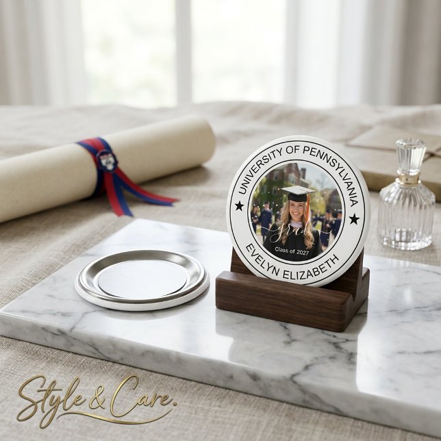 Aimant Classique Rond Diplômé Écriture Moderne (Classic Round Graduate Modern Script Magnet)