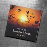 Aimant Coucher du soleil Mariage photo Sauvez la date<br><div class="desc">Créez votre propre fichier enregistrez l'aimant photo de date avec une zone noire pour le texte comme le nom de la mariée et du marié et la date du mariage. Mariage sur la plage ou en bord de mer sauf la date. Diner croisière au coucher du soleil à Lakeside photo....</div>