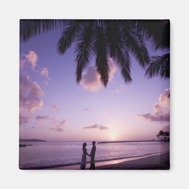 Aimant Couple sur la plage, Windjammer Landing, Sainte-Lu (Devant)