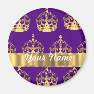 Aimant couronne d'or sur violet
