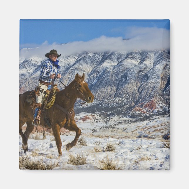 Aimant Cow-boy à cheval portant des chaps en cuir (Devant)