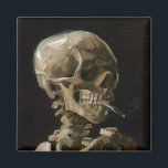 Aimant Crâne avec brûler la cigarette Vincent van Gogh Ar<br><div class="desc">Vincent van Gogh (Néerlandais, 1853 - 1890) Crâne d'un squelette avec cigarette brûlante, 1885-1886, Huile sur toile Sans cadre : 32 cm × 24, 5 cm (13 po × 9, 6 po) Travail précoce de Vincent van Gogh. Ce petit tableau fait partie de la collection permanente du musée Van Gogh...</div>