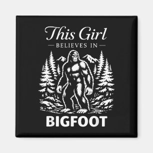 Aimant Croyante en Bigfoot fille sasquatch cryptide forêt