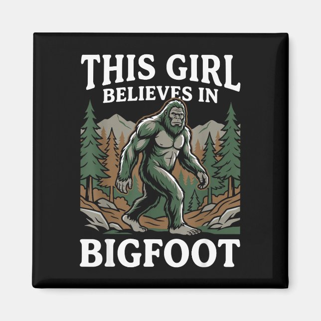 Aimant Croyante en Bigfoot fille sasquatch forêt cryptide (Devant)