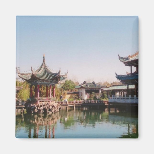 Aimant Cui Hu Qiu Bo dans la ville de Kun Ming (Devant)