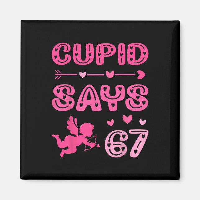 Aimant Cupidon dit 67 mèmes drôles rose Saint-Valentin (Devant)