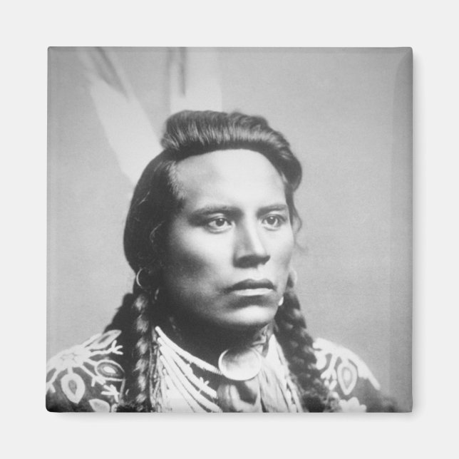 Aimant Curley, de la tribu Crow, l'un des scouts de Custe (Devant)
