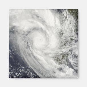 Aimant Cyclone tropical Fanele au-dessus du Madagascar