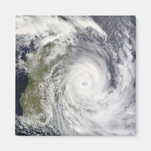 Aimant Cyclone tropical Gael au large de Madagascar 2