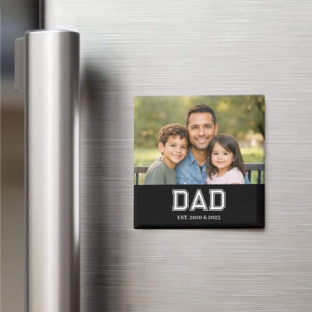 Aimant Dad Established Photo Modern Typography Gift (Dad Established design with sports style "DAD" typography and the years he became a dad underneath.)