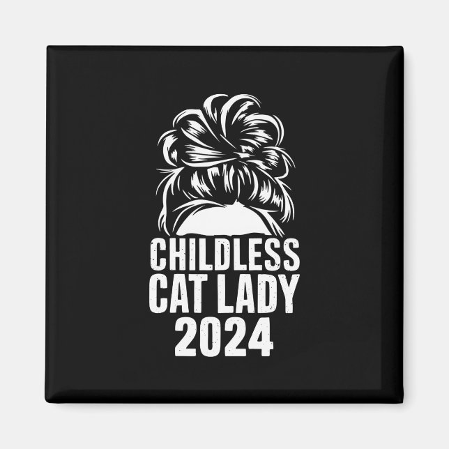 Aimant Dame de chat sans enfants 2024 Chignon désordonné  (Devant)