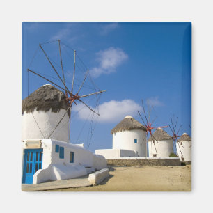Aimant De beaux moulins à vent sur l'île de Mykonos,