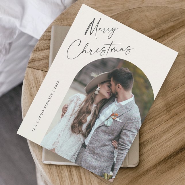 Aimant de Noël à photo d'arche bohème avec écritur (Simple, modern script Merry Christmas boho arch photo magnetic Christmas card.)