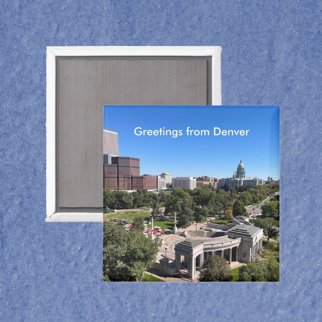 Aimant Denver Skyline View with State Capitol Personalize (A magnet that says Greetings from Denver and features a photograph of Denver, Colorado)