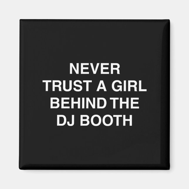 Aimant Derrière le stand du dj techno edm festival mème d (Devant)