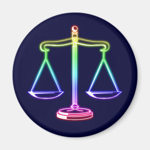 Aimant Des échelles brillantes et colorées pour la justic