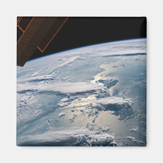 Aimant Des Nuages Autour De Sumatra, Indonésie. (Devant)