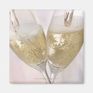 Aimant Deux flûtes de champagne remplies de mousseux