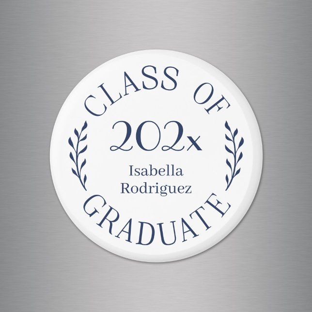 Aimant Diplômé de la promotion 2026 Nom Typographie Bleu  (Class of 2026 Graduate Name Navy Blue Typography Magnet in situ)